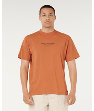 Load image into Gallery viewer, Rip Curl Mod Cali Medallion Men's SST
