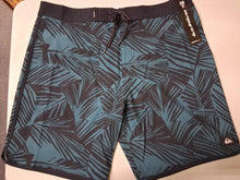 Load image into Gallery viewer, Quiksilver Surfsilk Aruba Palm Openstock Alpha 19 Men Boardshorts
